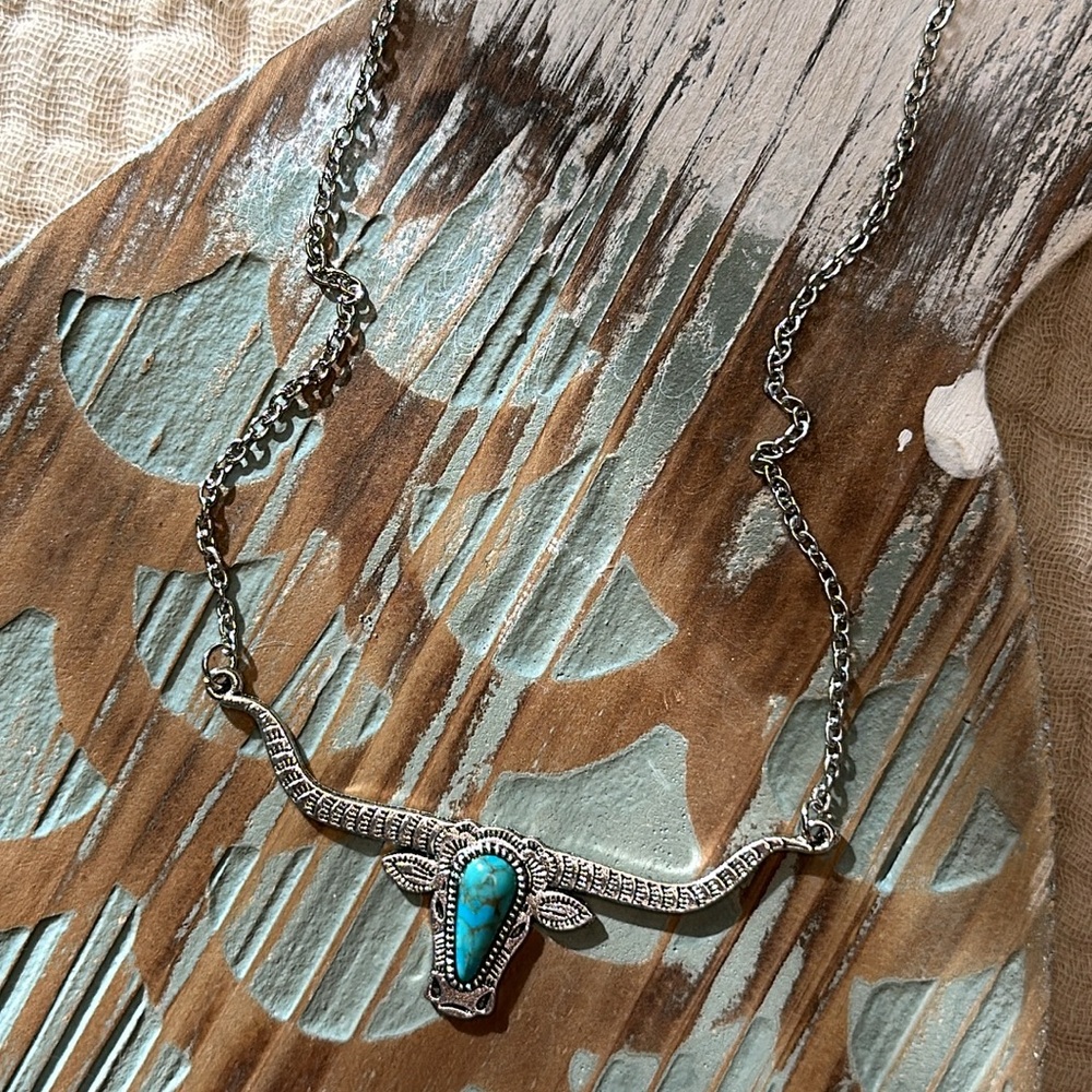 NWT Turquoise Longhorn Bull Head Boho Necklace - Picture 3 of 12